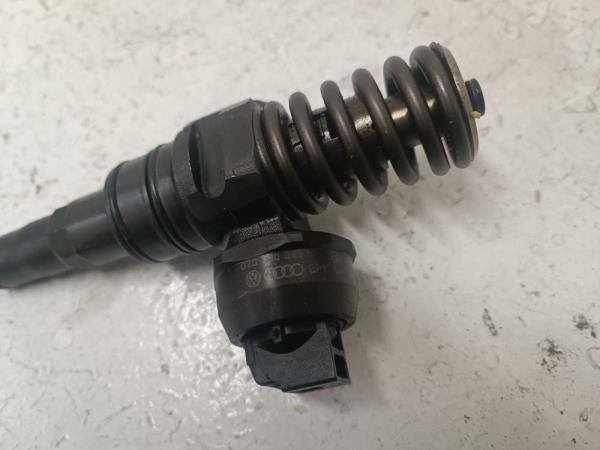 INJECTEUR VW T5 2.5TDI AXD/ BNZ - Vue 2